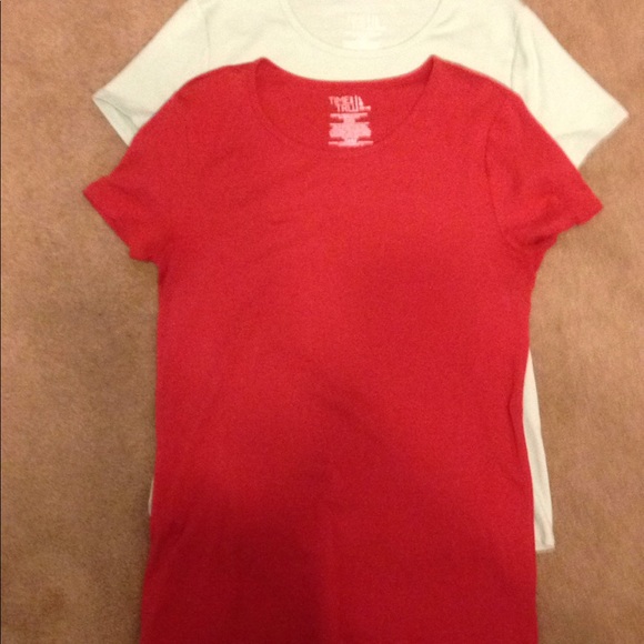 Bundle of 2 T- shirts - Picture 1 of 2